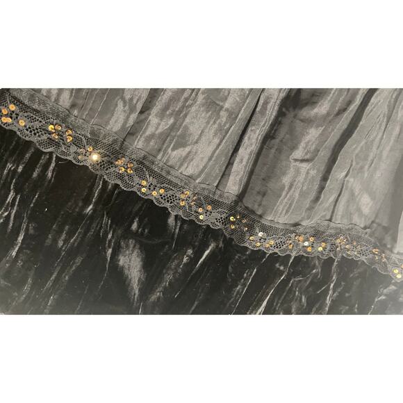 VERTIGO PARIS Vintage 90s Y2K Black Velvet Ruffle Skirt - Boho - Size: 8 - Picture 7 of 15